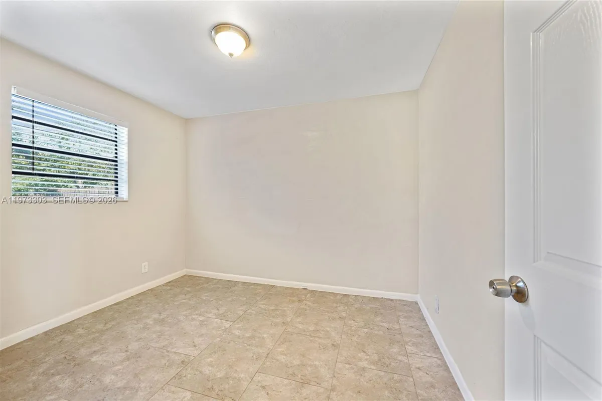 4721 NW 12th St, Lauderhill FL 33313