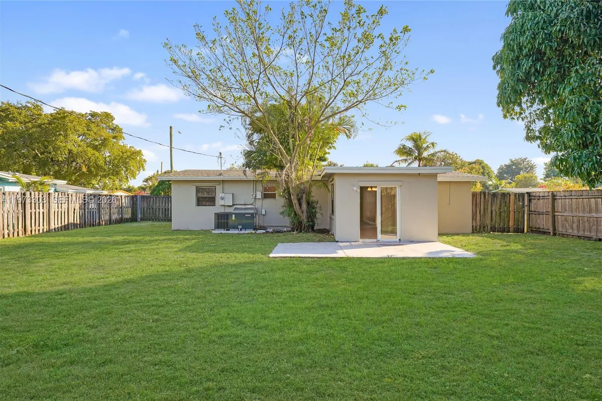 4721 NW 12th St, Lauderhill FL 33313