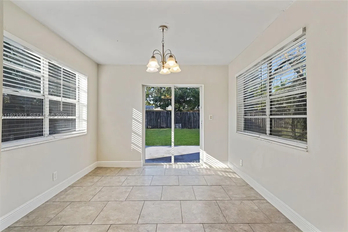 4721 NW 12th St, Lauderhill FL 33313