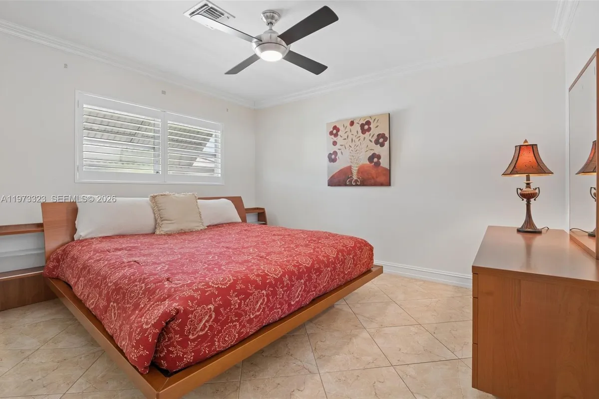 1000 Hillcrest Ct # 303, Hollywood FL 33021