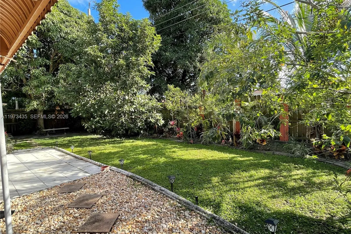 6560 NW 25th Ct, Sunrise FL 33313