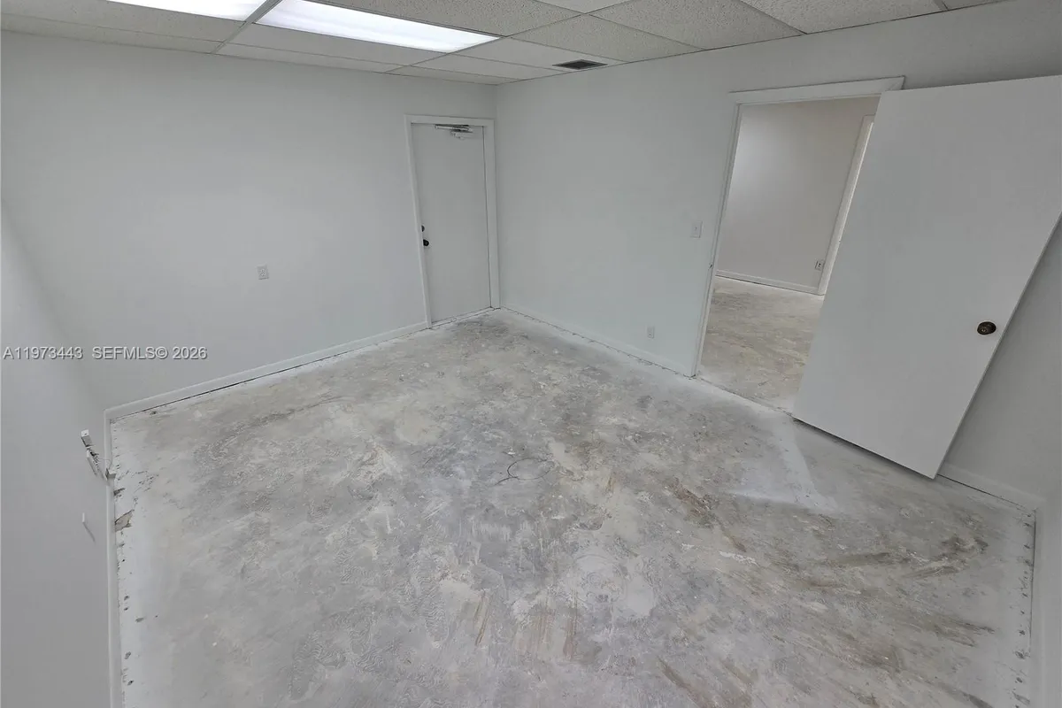 7800 W Oakland Park Blvd # 101, Sunrise FL 33351