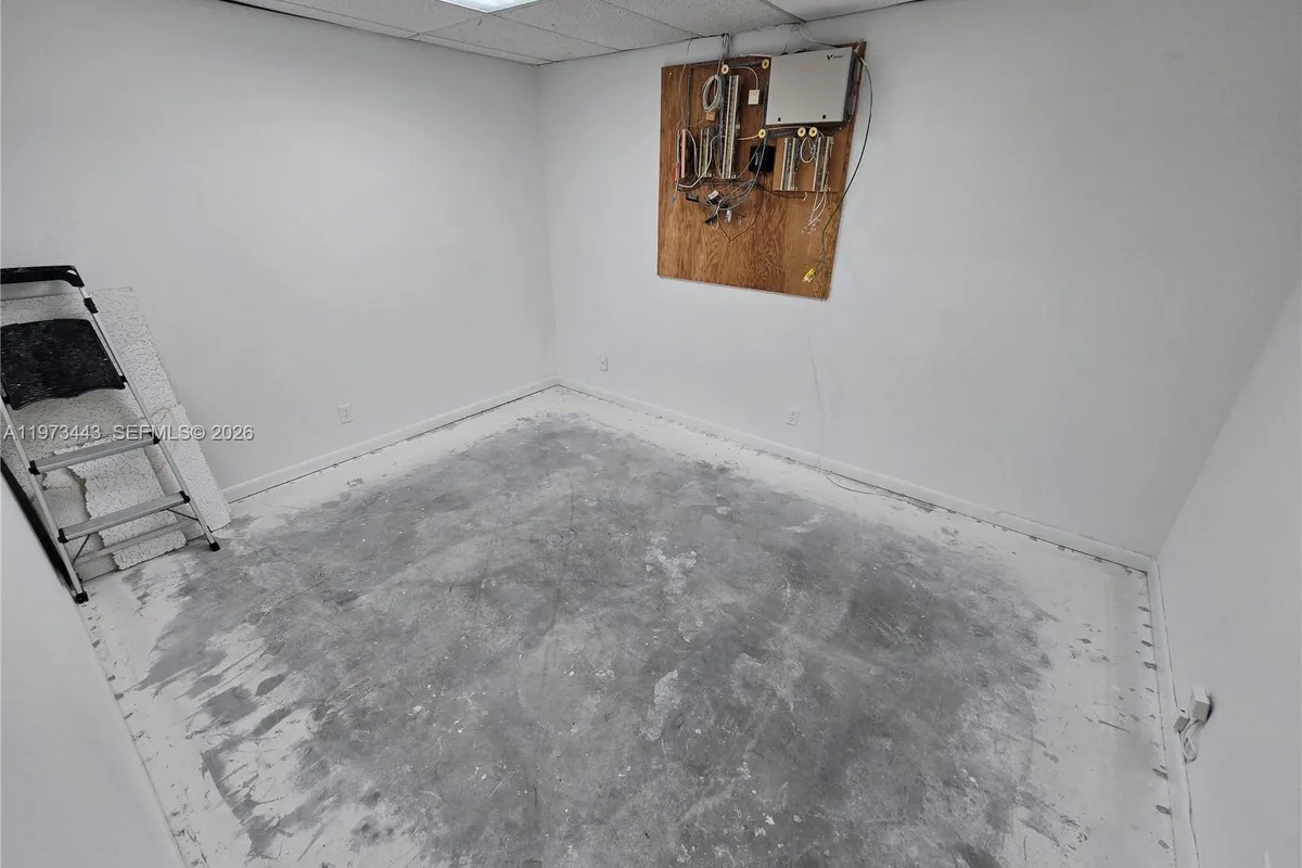 7800 W Oakland Park Blvd # 101, Sunrise FL 33351