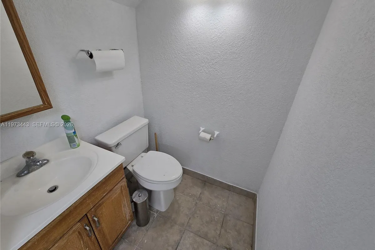 7800 W Oakland Park Blvd # 101, Sunrise FL 33351