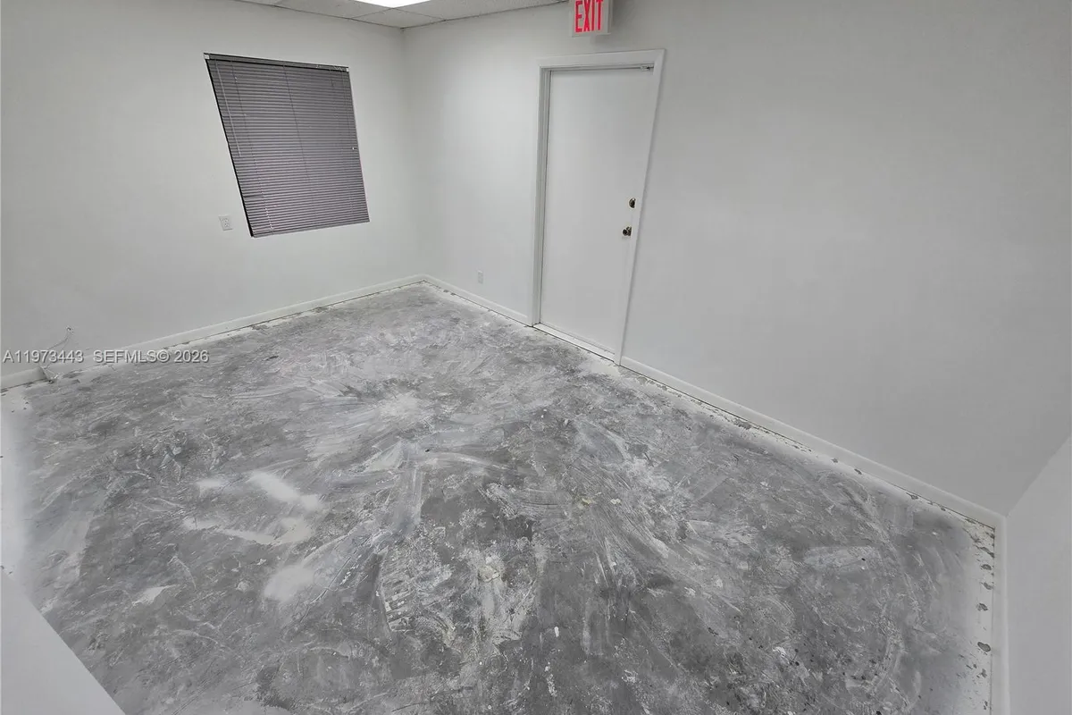 7800 W Oakland Park Blvd # 101, Sunrise FL 33351