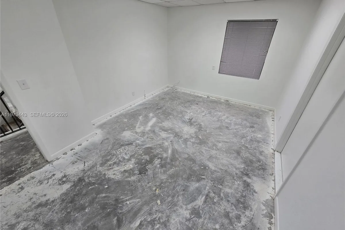 7800 W Oakland Park Blvd # 101, Sunrise FL 33351