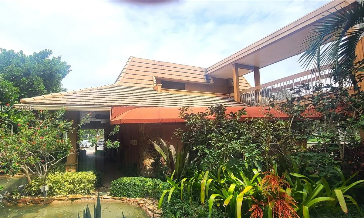 7800 W Oakland Park Blvd # 101, Sunrise FL 33351