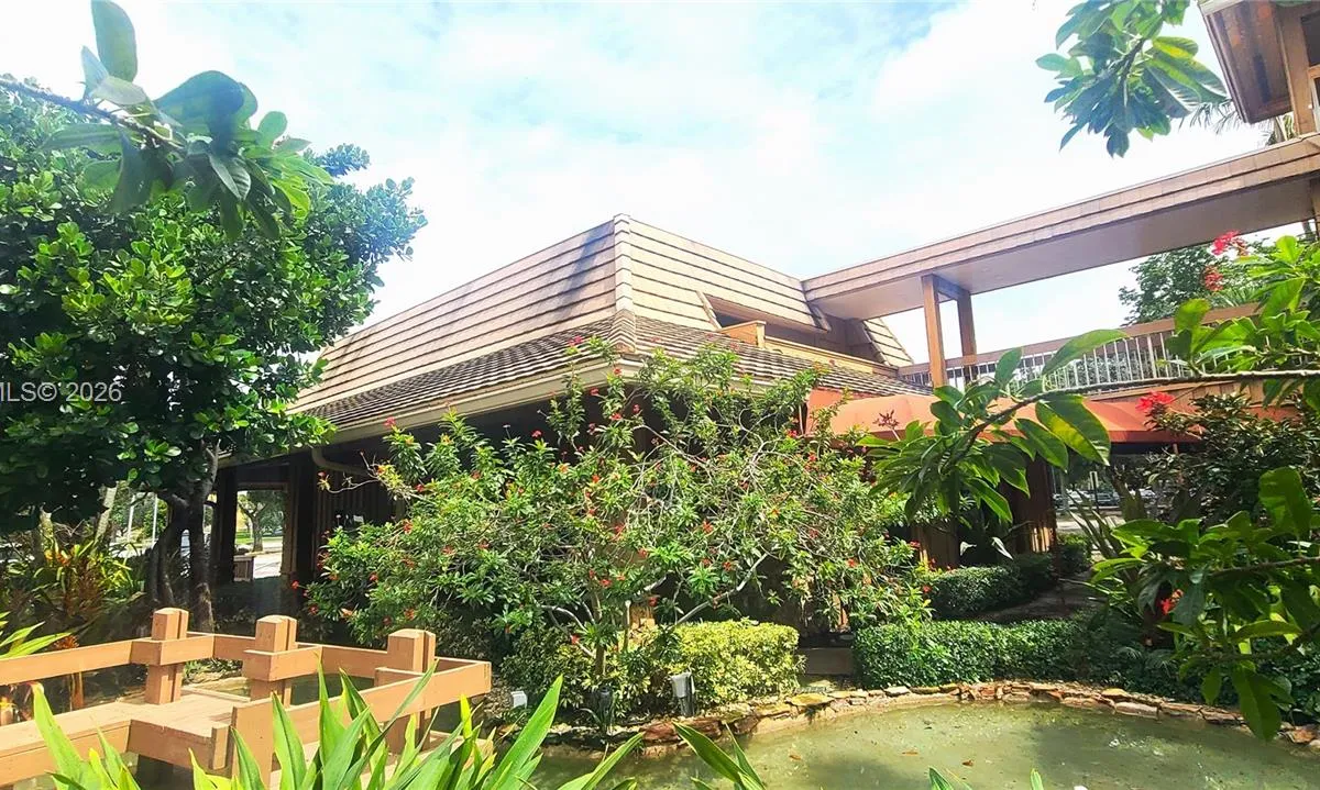 7800 W Oakland Park Blvd # 101, Sunrise FL 33351