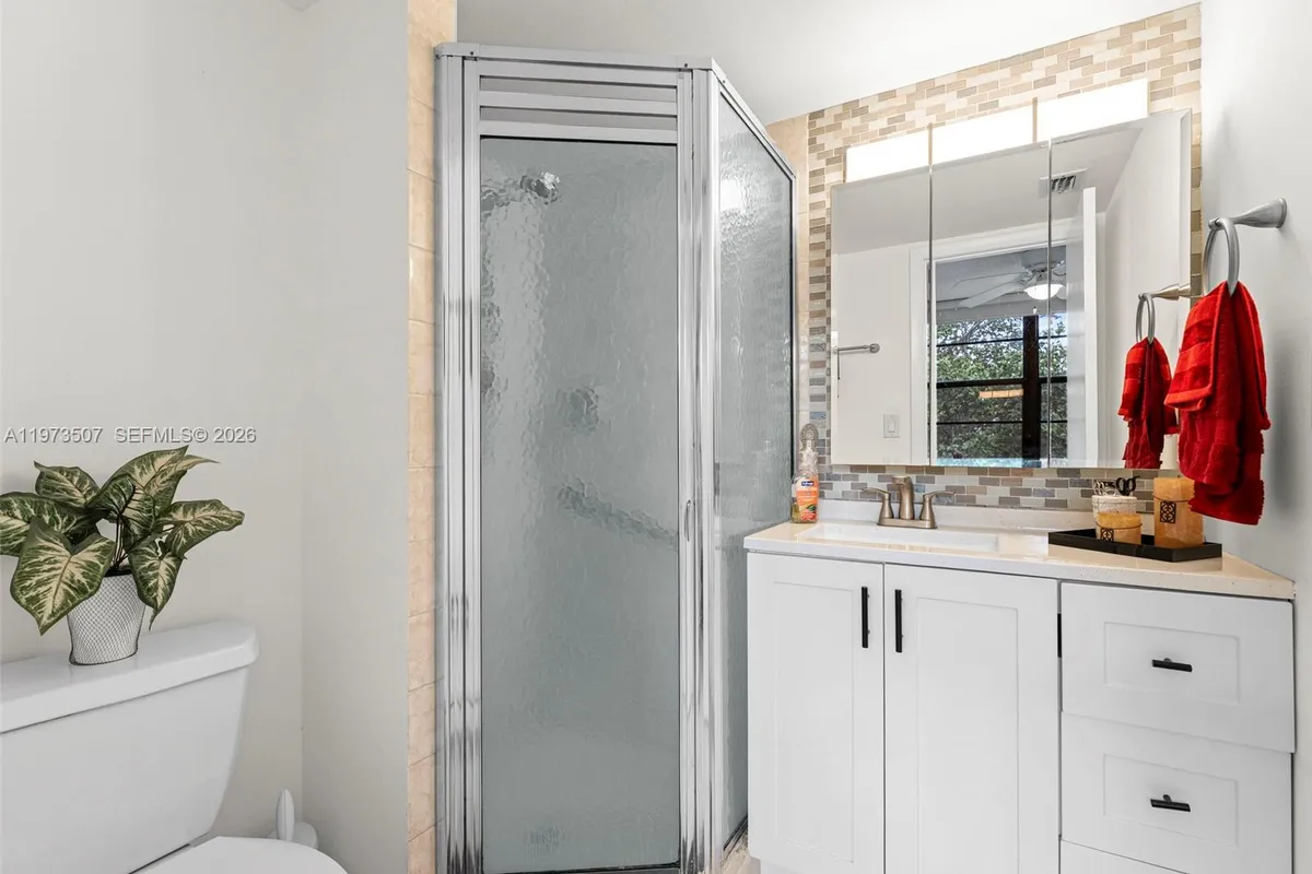 901 Colony Point Circle # 304, Pembroke Pines FL 33026