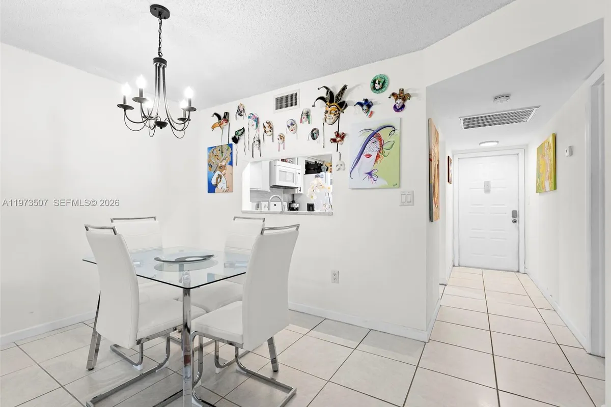 901 Colony Point Circle # 304, Pembroke Pines FL 33026
