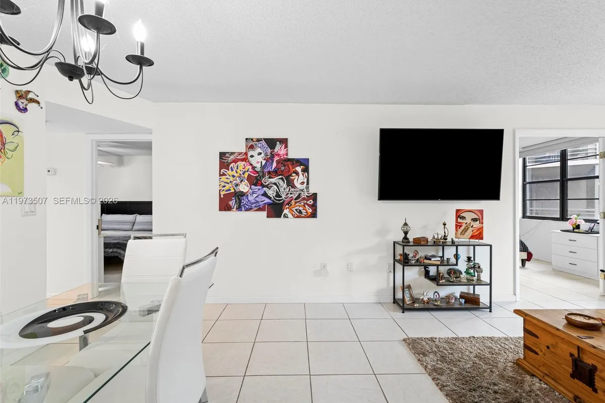 901 Colony Point Circle # 304, Pembroke Pines FL 33026
