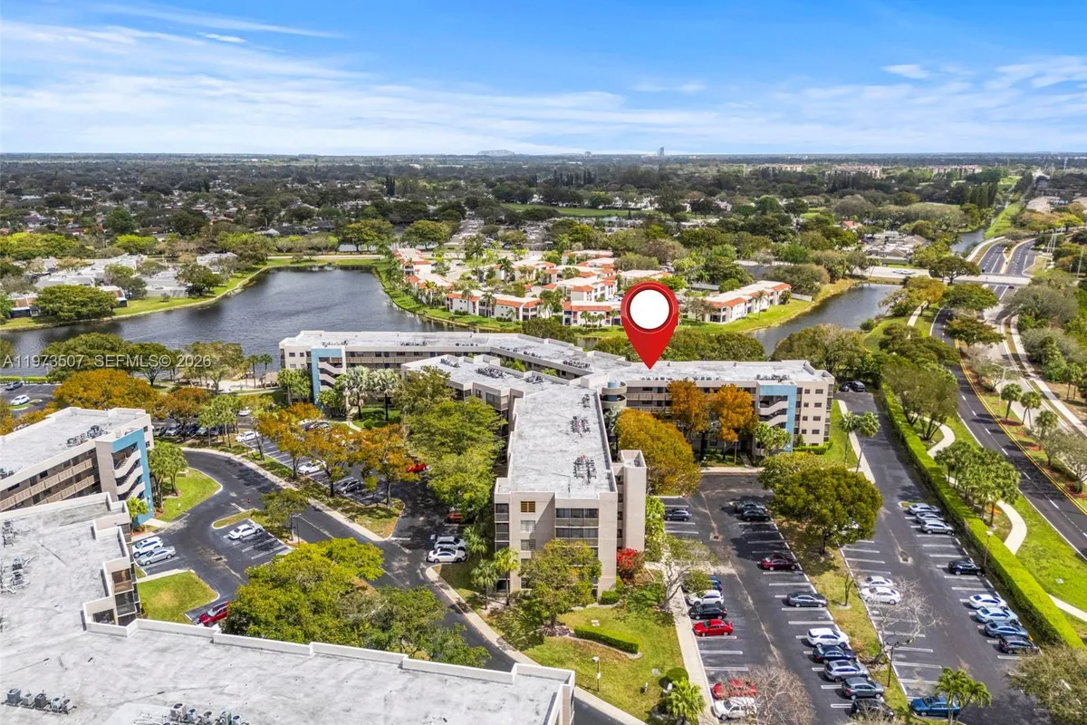 901 Colony Point Circle # 304, Pembroke Pines FL 33026