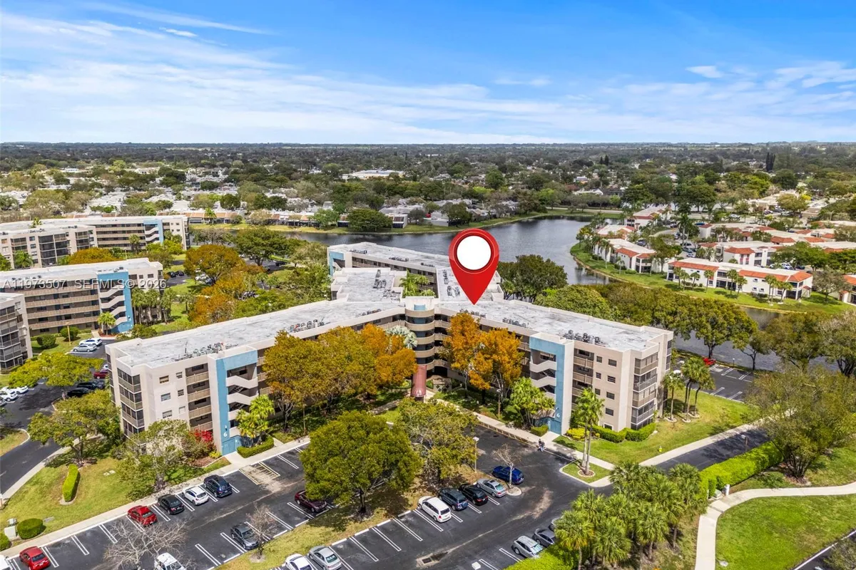 901 Colony Point Circle # 304, Pembroke Pines FL 33026