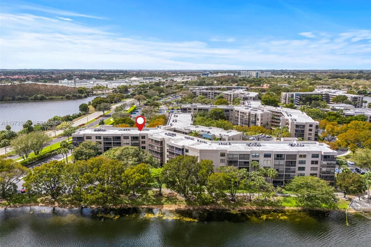 901 Colony Point Circle # 304, Pembroke Pines FL 33026