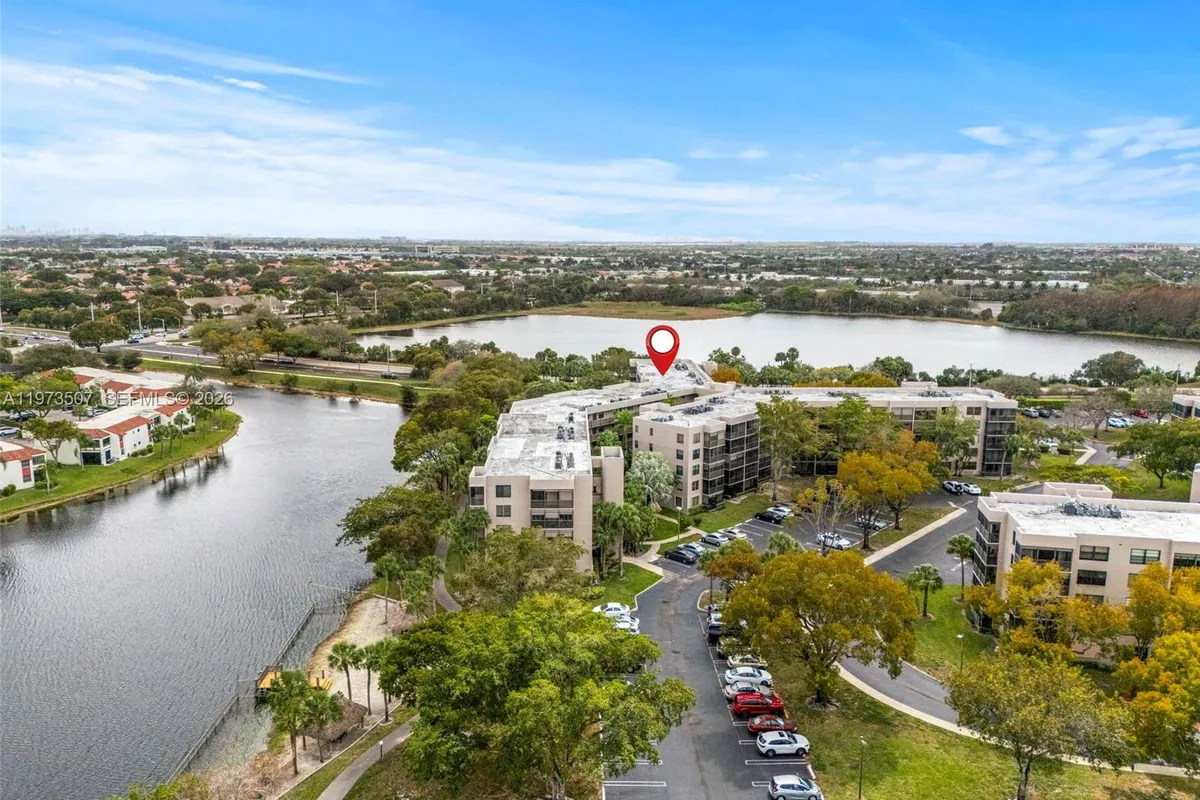 901 Colony Point Circle # 304, Pembroke Pines FL 33026