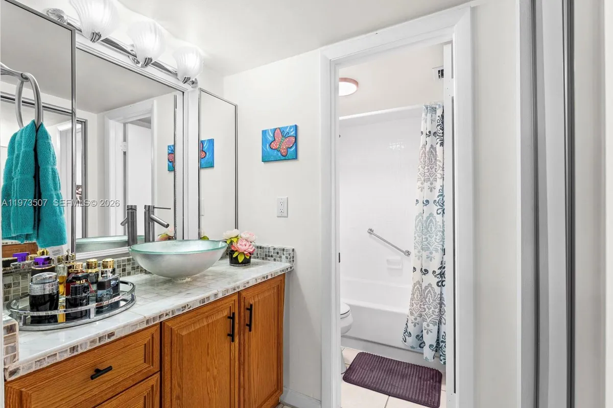 901 Colony Point Circle # 304, Pembroke Pines FL 33026