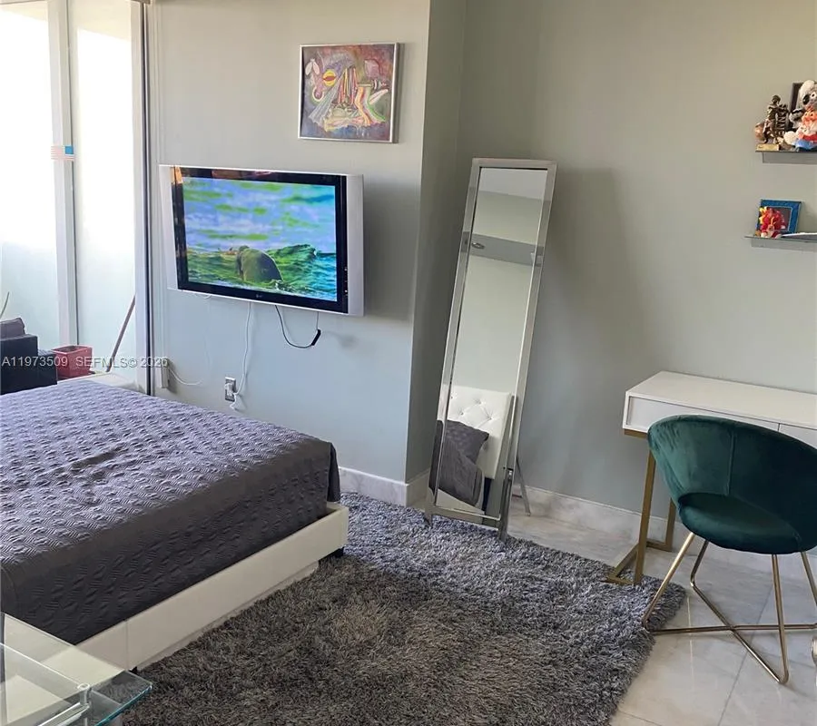 1800 Ocean Dr # 1408, Hallandale Beach FL 33009