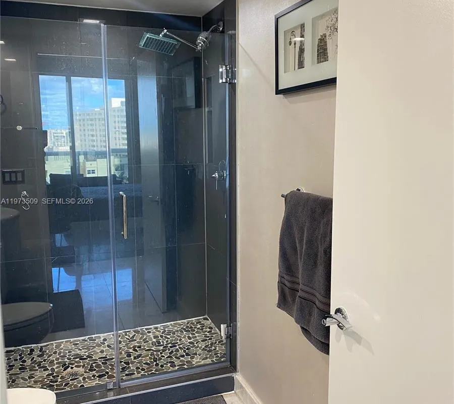 1800 Ocean Dr # 1408, Hallandale Beach FL 33009