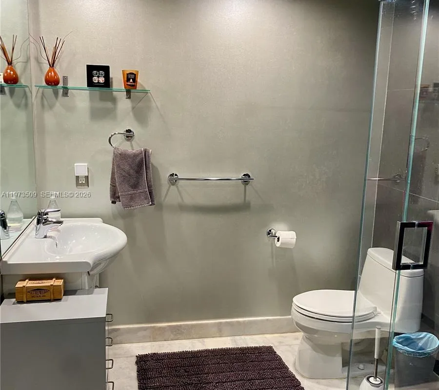 1800 Ocean Dr # 1408, Hallandale Beach FL 33009