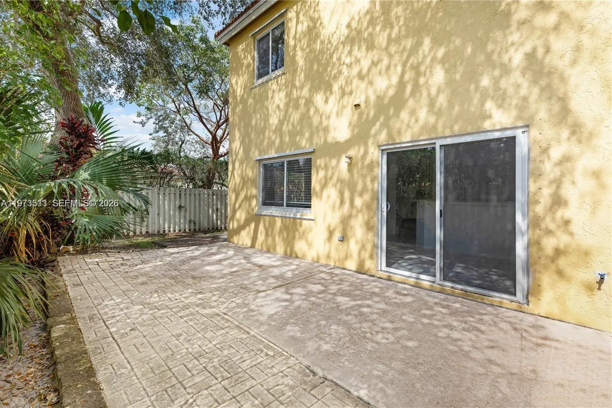 10320 SW 18th St, Miramar FL 33025