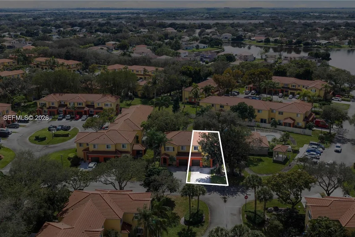 10320 SW 18th St, Miramar FL 33025