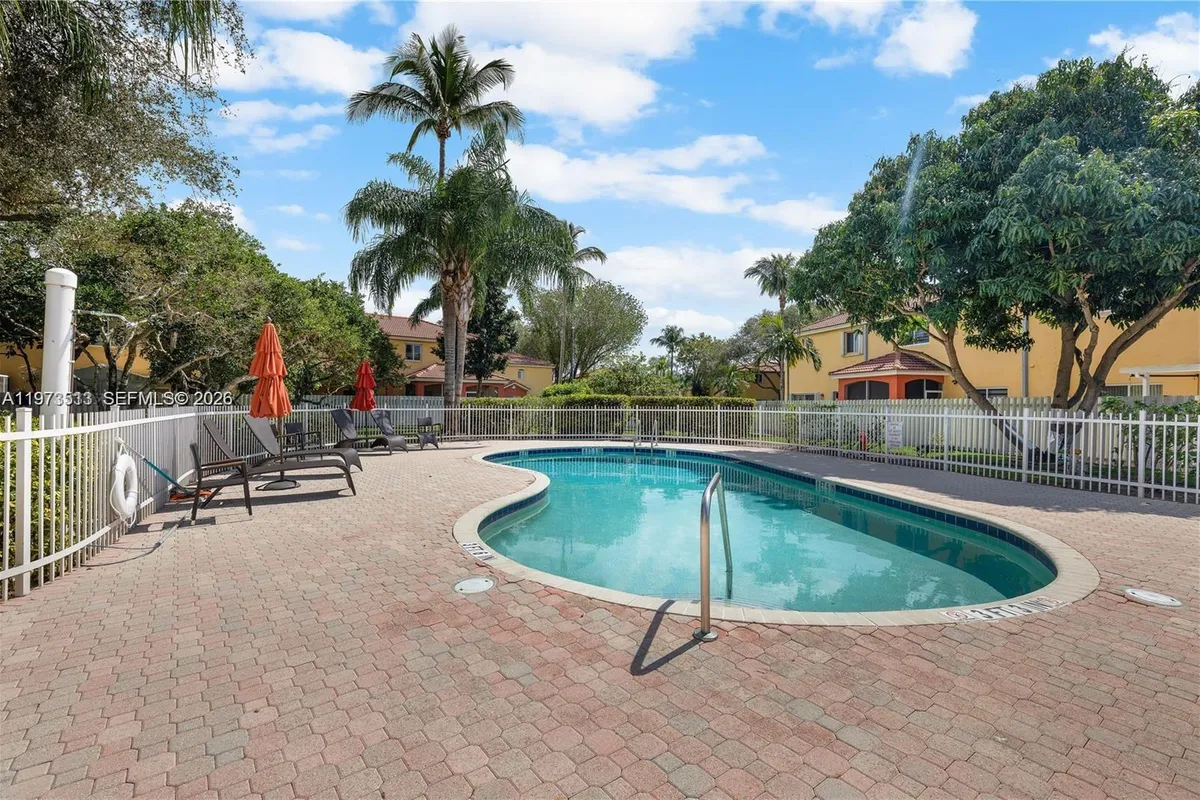 10320 SW 18th St, Miramar FL 33025