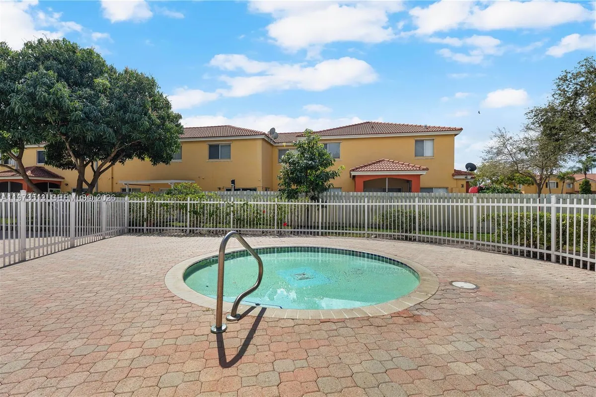 10320 SW 18th St, Miramar FL 33025