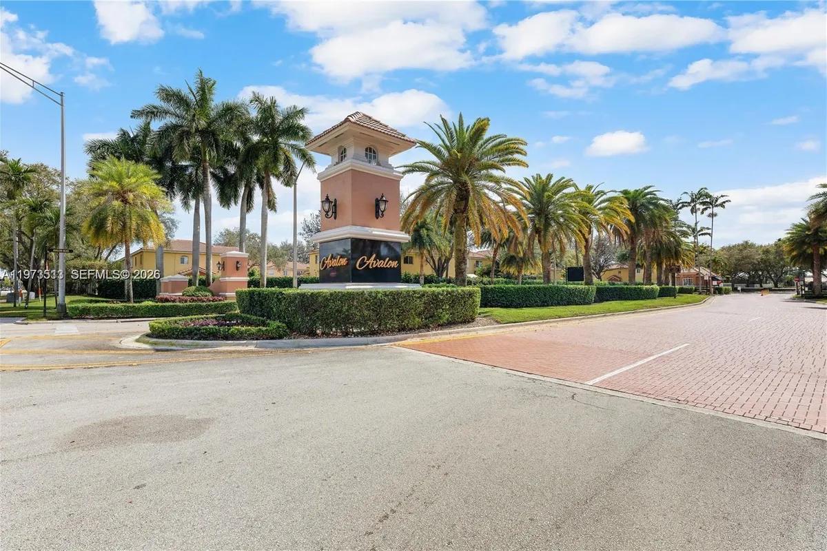 10320 SW 18th St, Miramar FL 33025