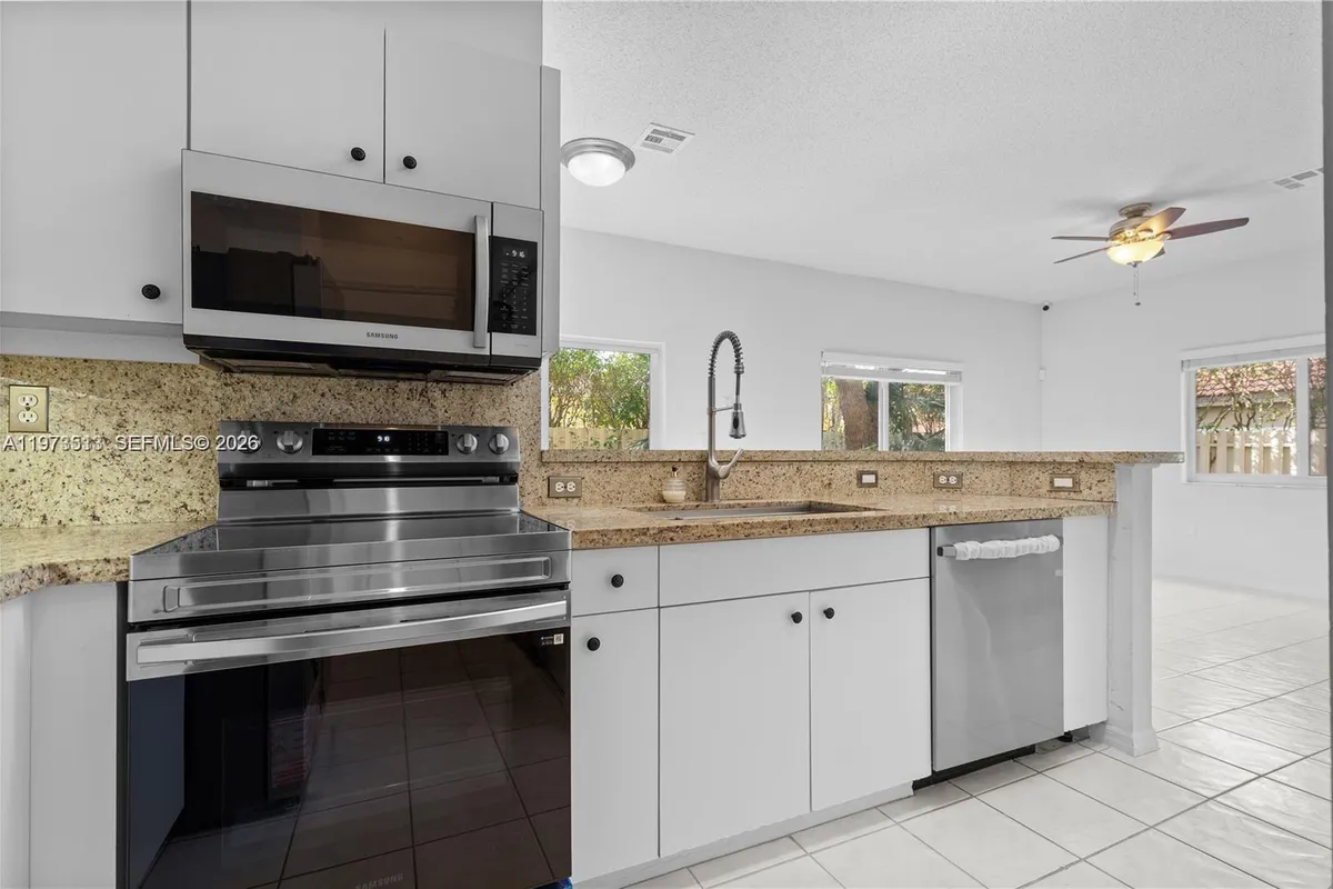 10320 SW 18th St, Miramar FL 33025