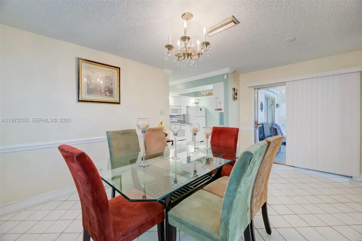 995 NW 74th Ave, Margate FL 33063