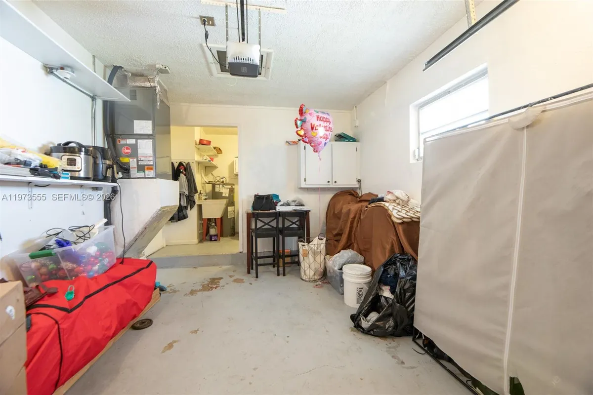 995 NW 74th Ave, Margate FL 33063