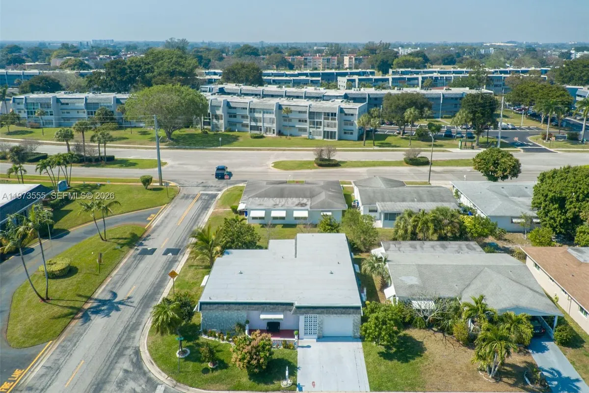 995 NW 74th Ave, Margate FL 33063