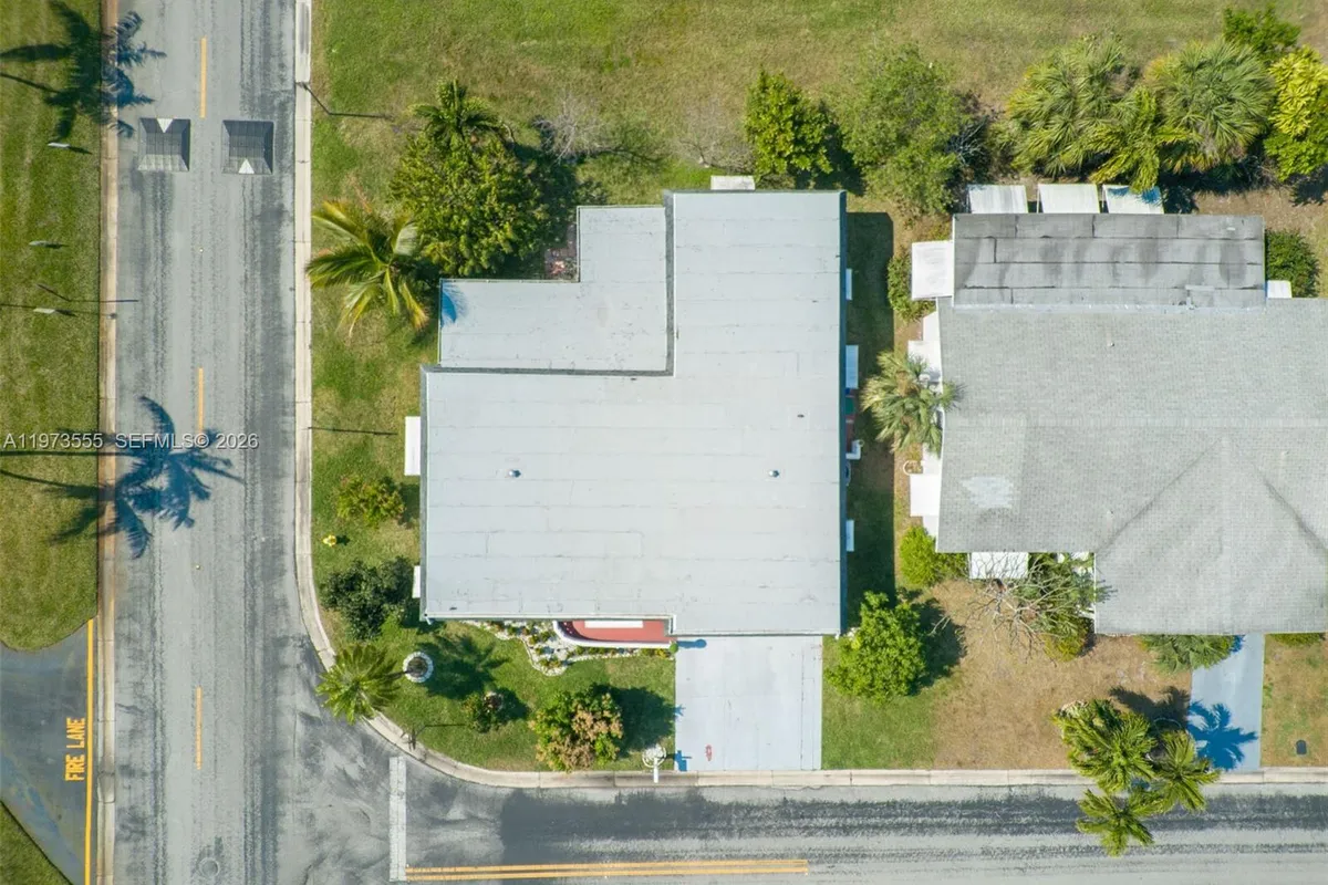 995 NW 74th Ave, Margate FL 33063