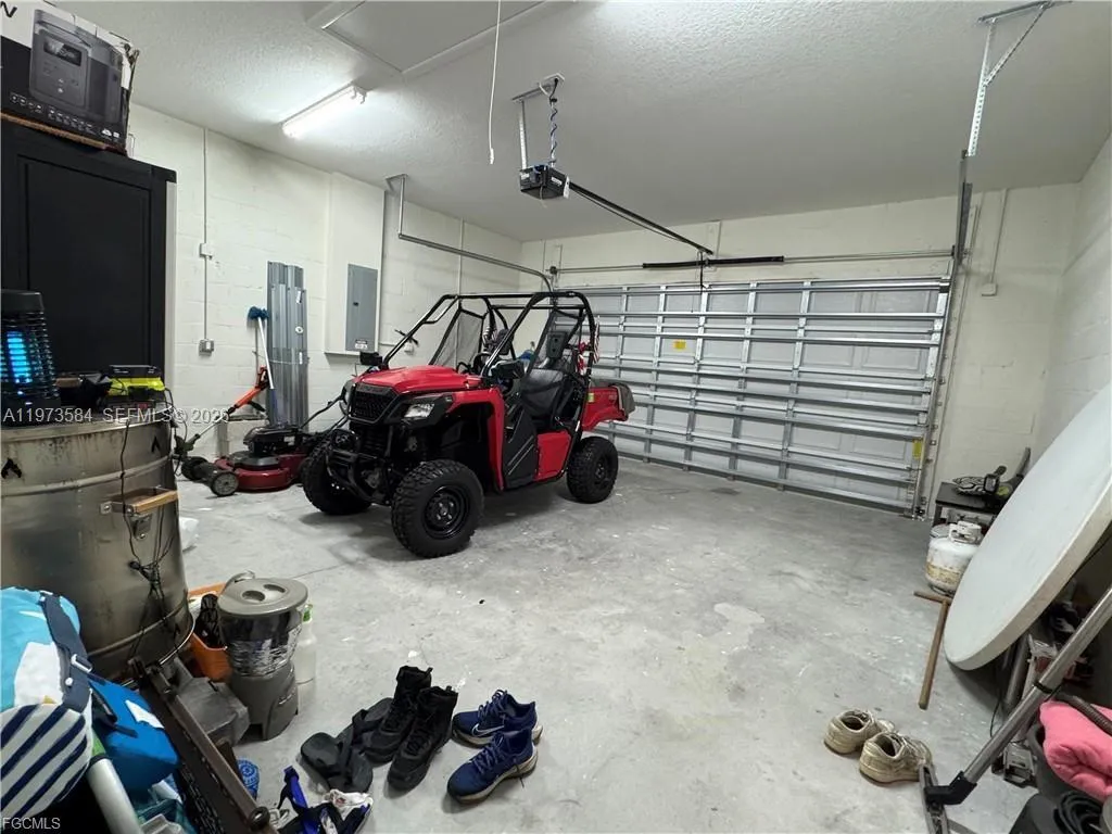 1818 Inwood RD, La Belle FL 33935