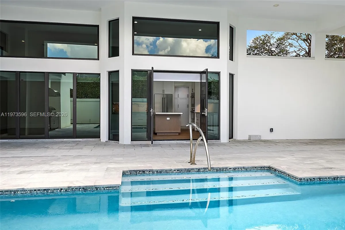 108 Waters Edge Dr, Jupiter FL 33477