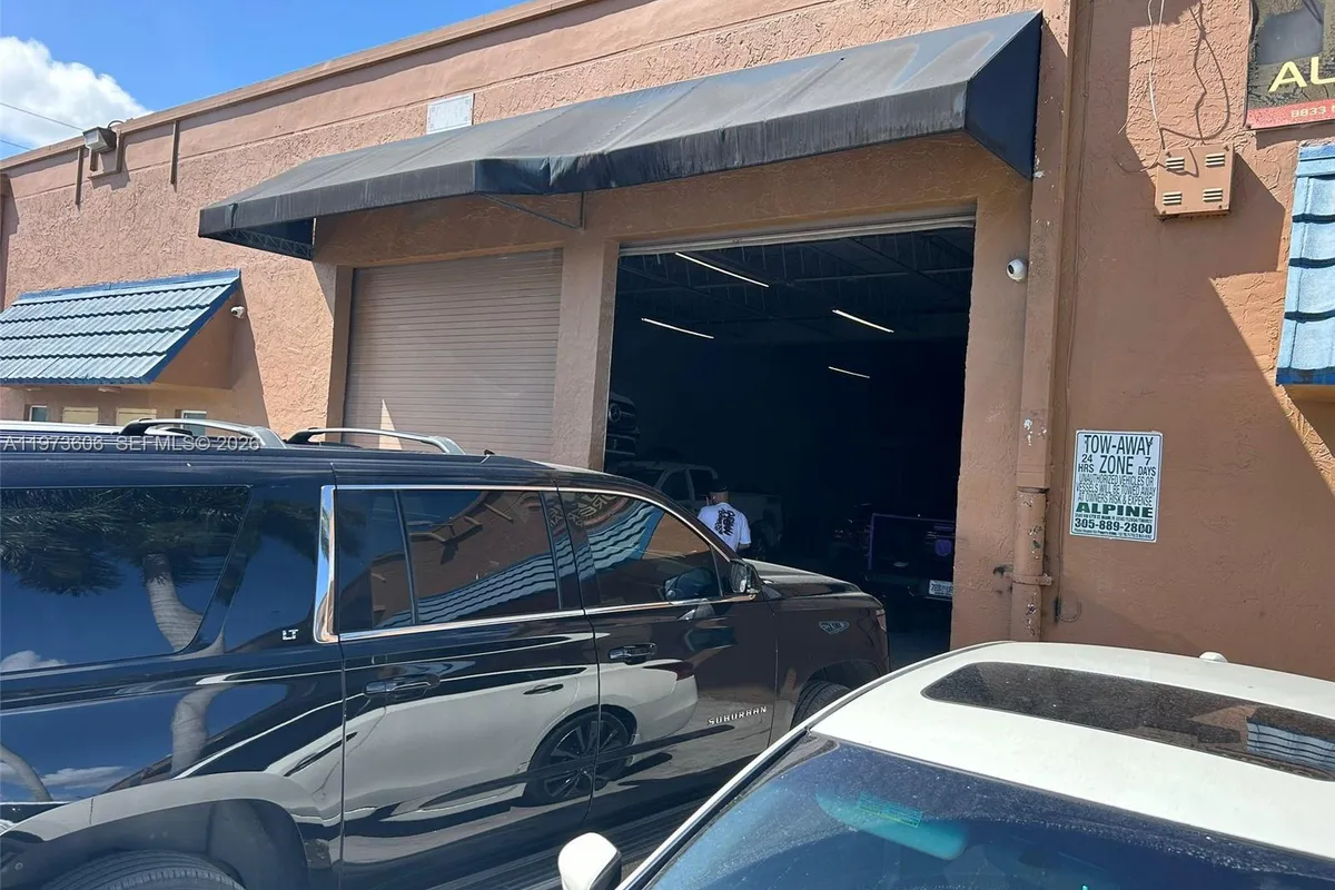 8xxx NW 117th St, Hialeah Gardens FL 33018