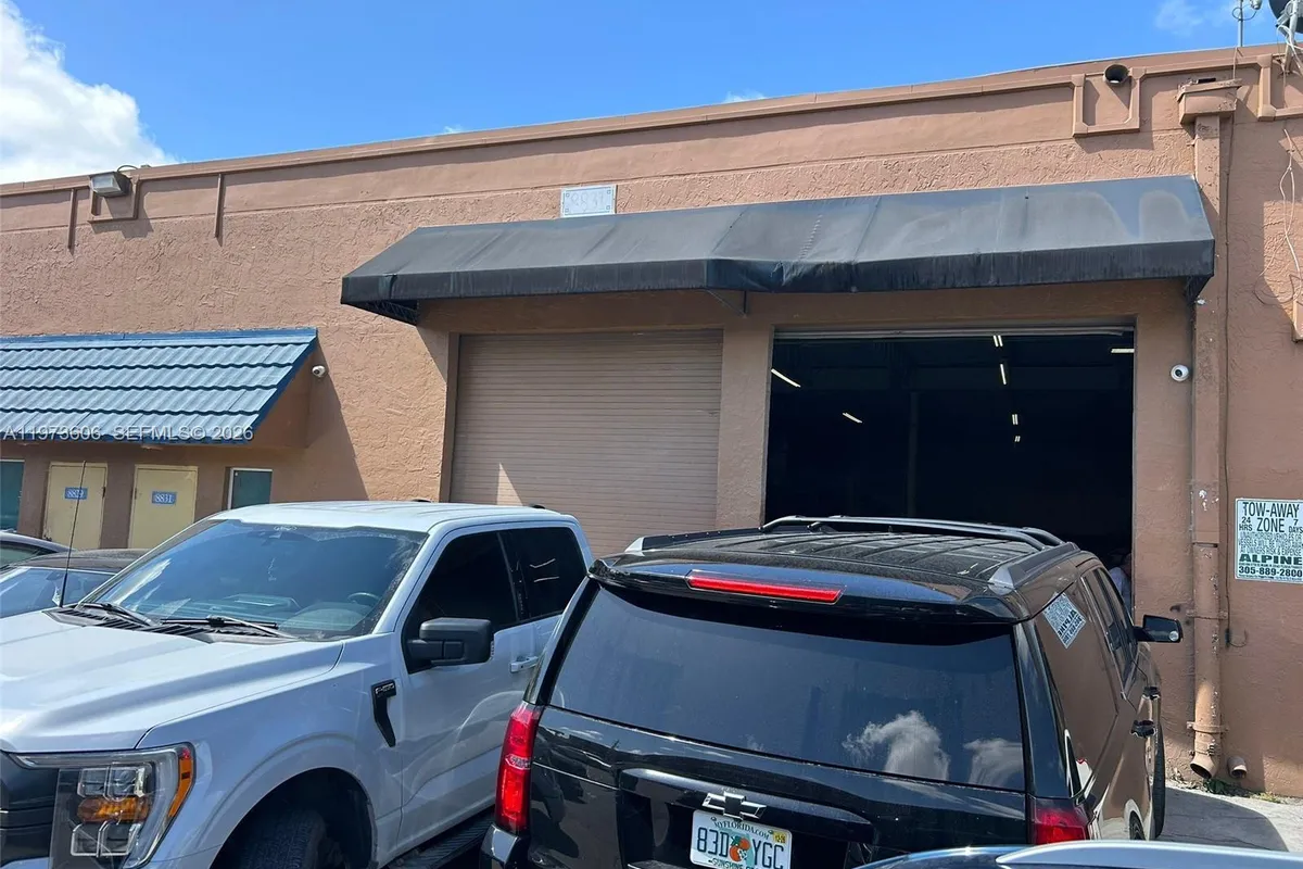 8xxx NW 117th St, Hialeah Gardens FL 33018