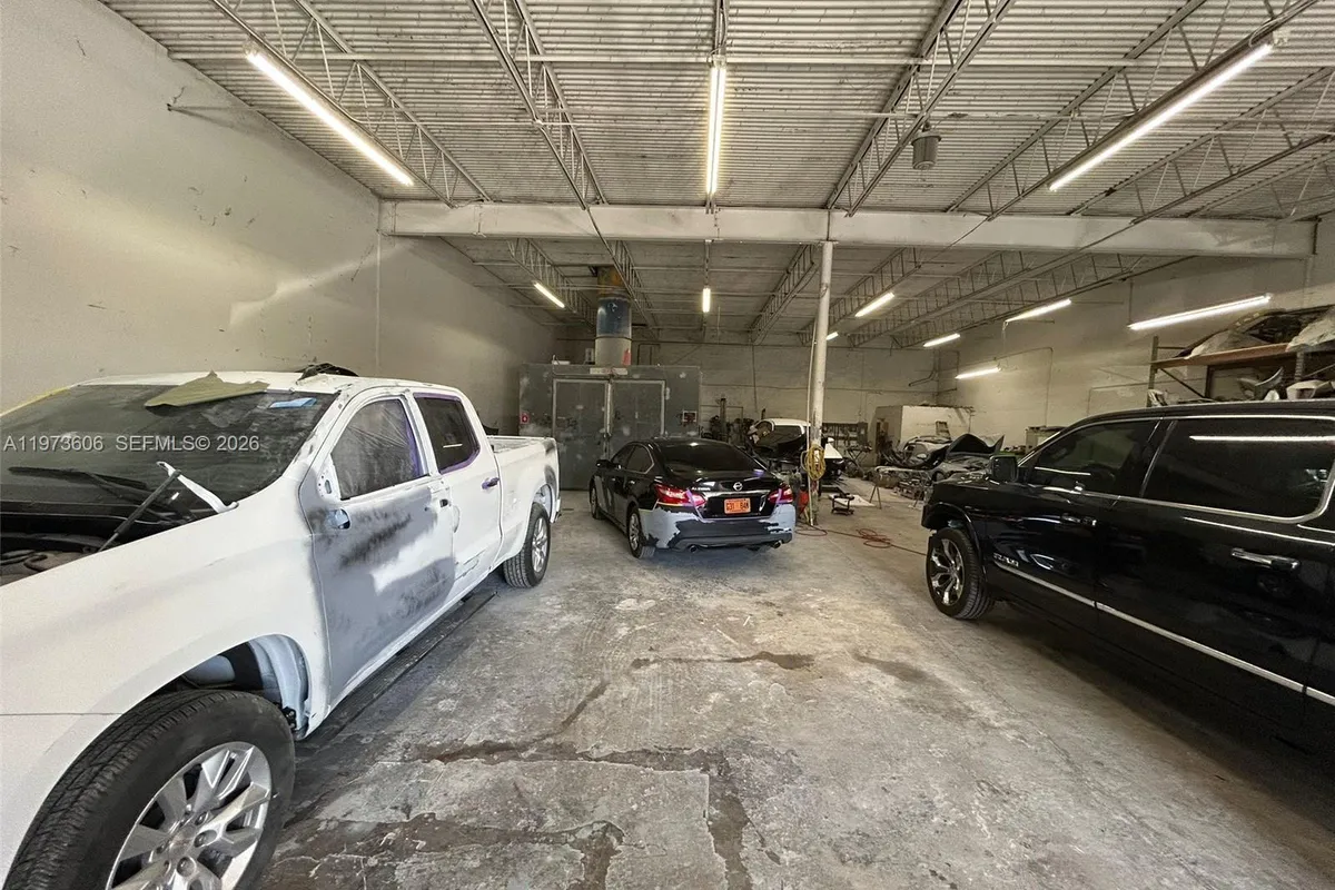 8xxx NW 117th St, Hialeah Gardens FL 33018