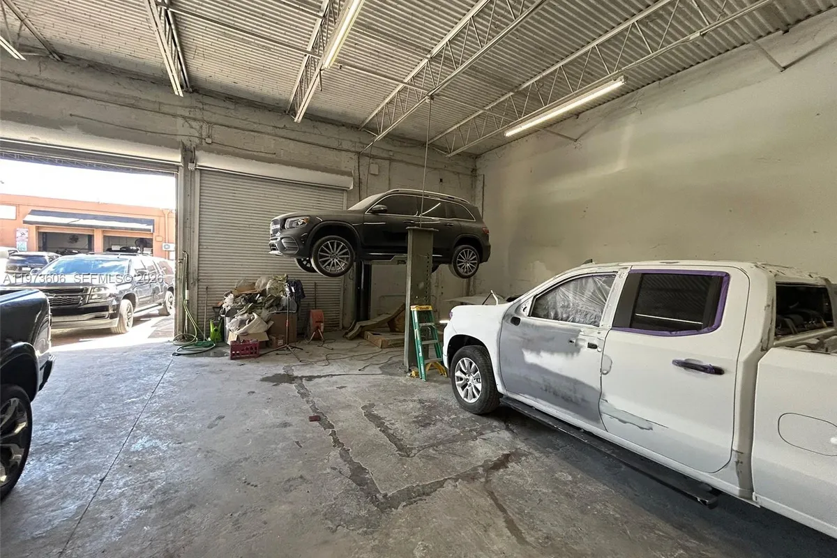 8xxx NW 117th St, Hialeah Gardens FL 33018