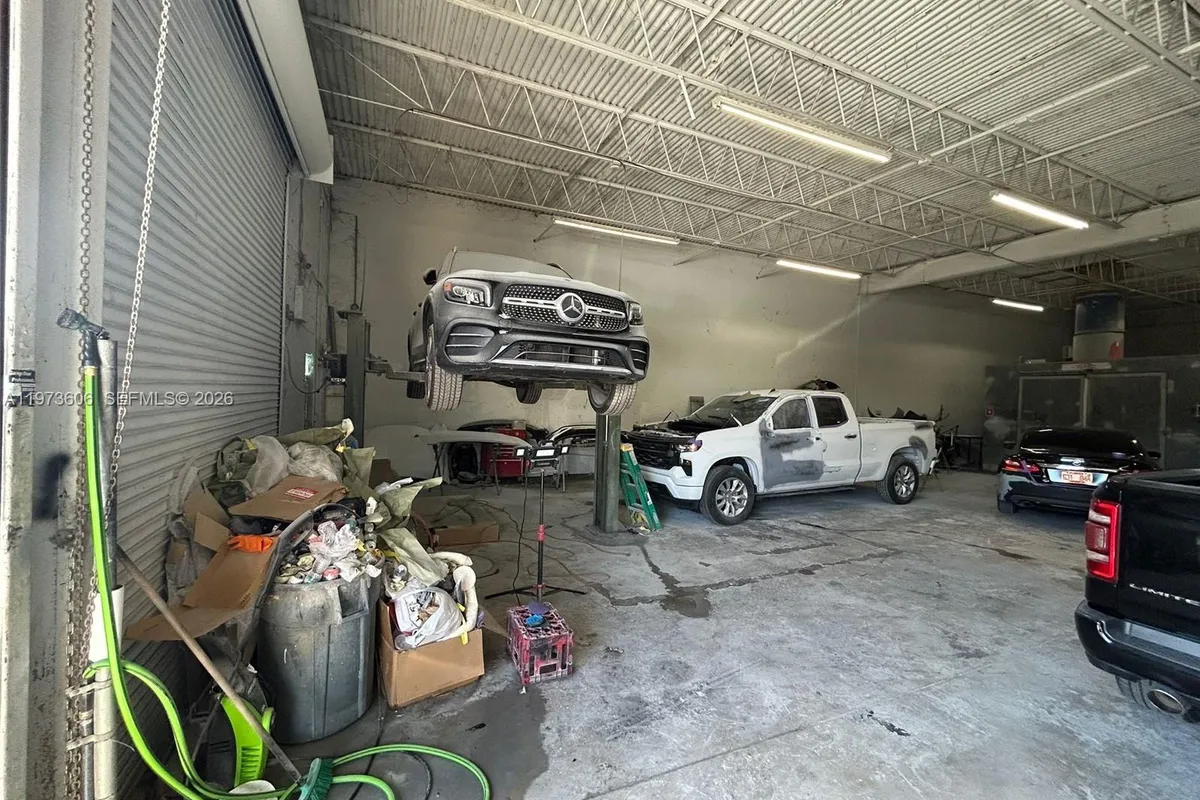 8xxx NW 117th St, Hialeah Gardens FL 33018