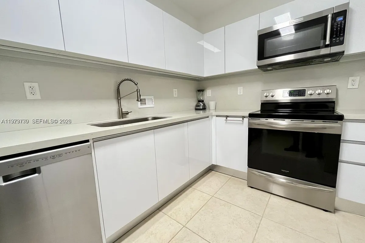 10185 Collins Ave # 1103, Bal Harbour FL 33154