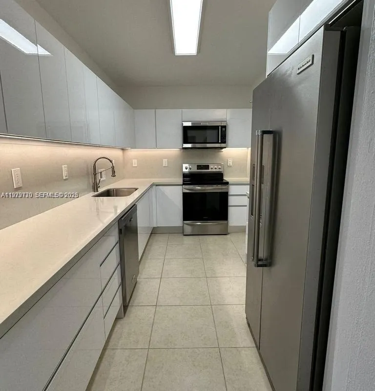 10185 Collins Ave # 1103, Bal Harbour FL 33154