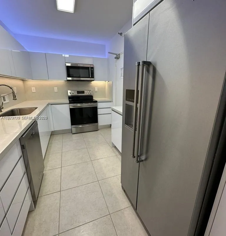 10185 Collins Ave # 1103, Bal Harbour FL 33154