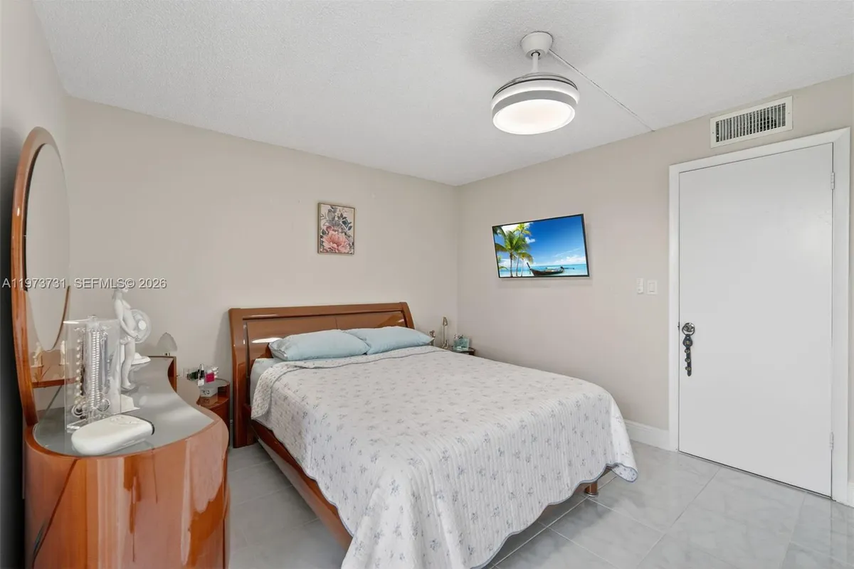8851 Sunrise Lakes Blvd # 116, Sunrise FL 33322