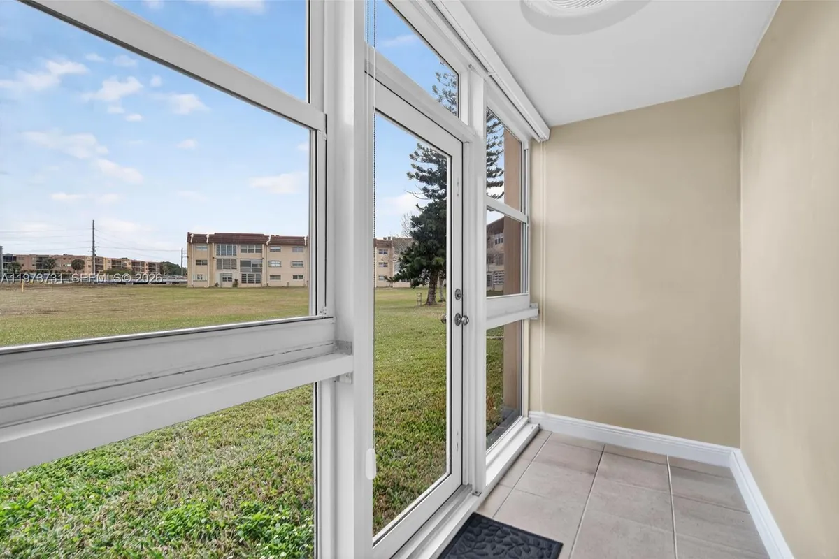 8851 Sunrise Lakes Blvd # 116, Sunrise FL 33322