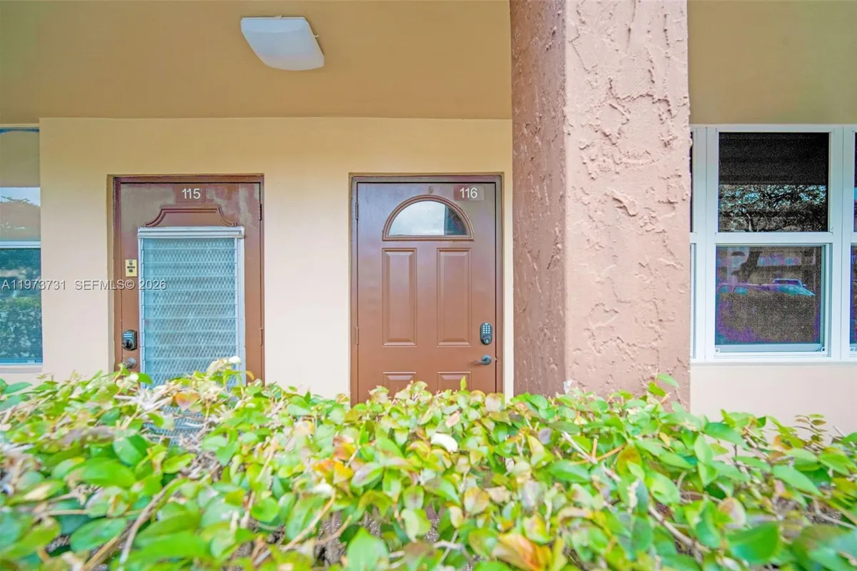 8851 Sunrise Lakes Blvd # 116, Sunrise FL 33322