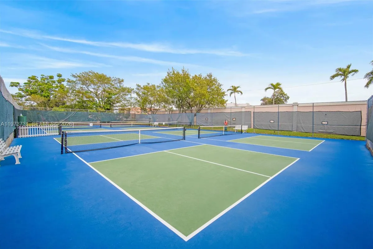 8851 Sunrise Lakes Blvd # 116, Sunrise FL 33322