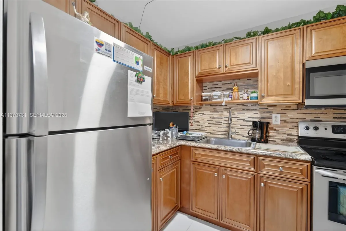 8851 Sunrise Lakes Blvd # 116, Sunrise FL 33322