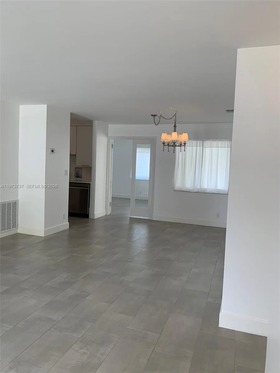 4411 W Broward Blvd, Plantation FL 33317