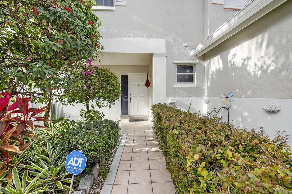 12665 NW 11th Ct, Sunrise FL 33323